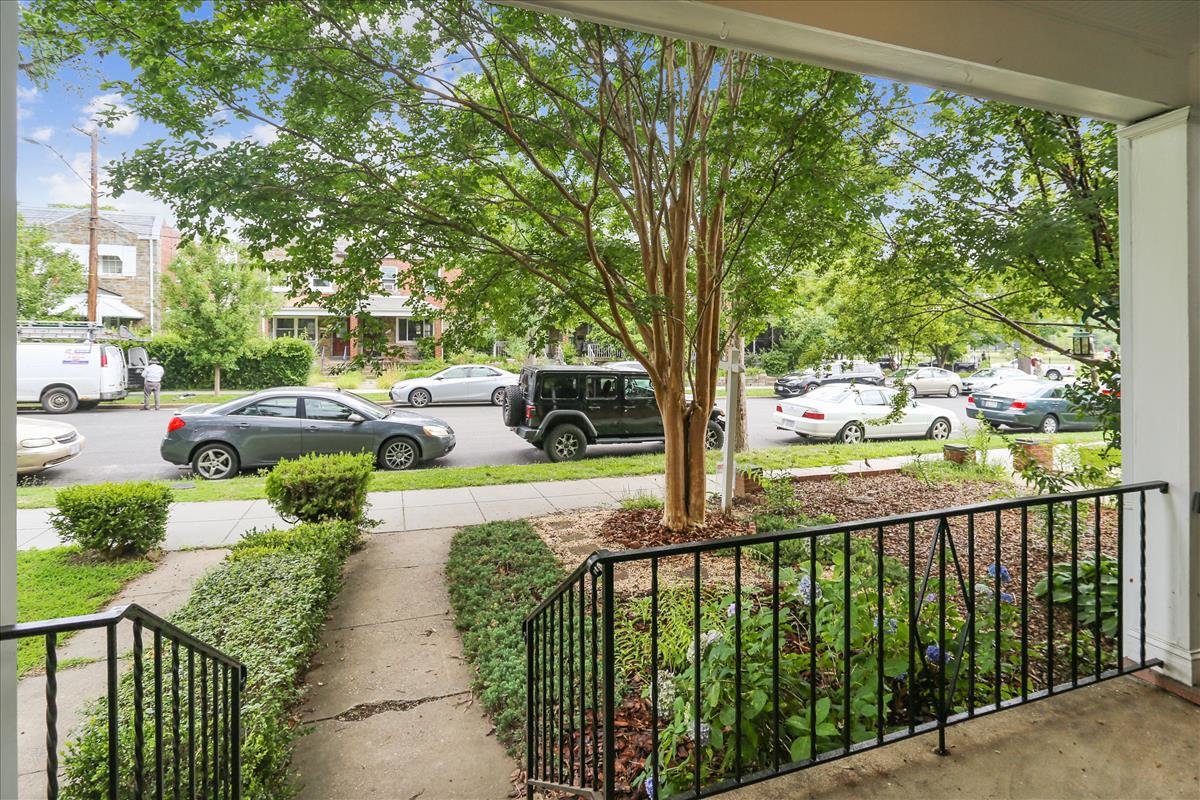 919 Perry Place NE DC_Porch